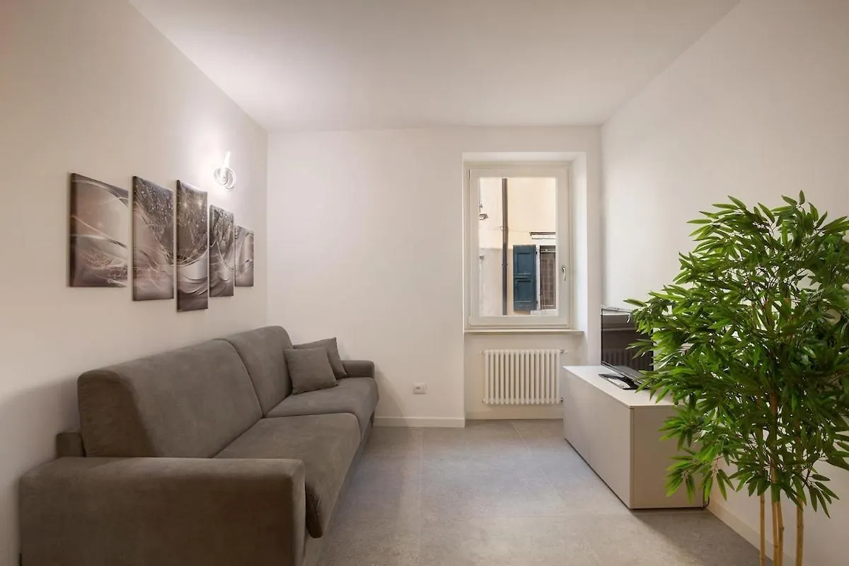 Suite Diamante Luxury Apartment - Center - Lake Torri Del Benaco Italien